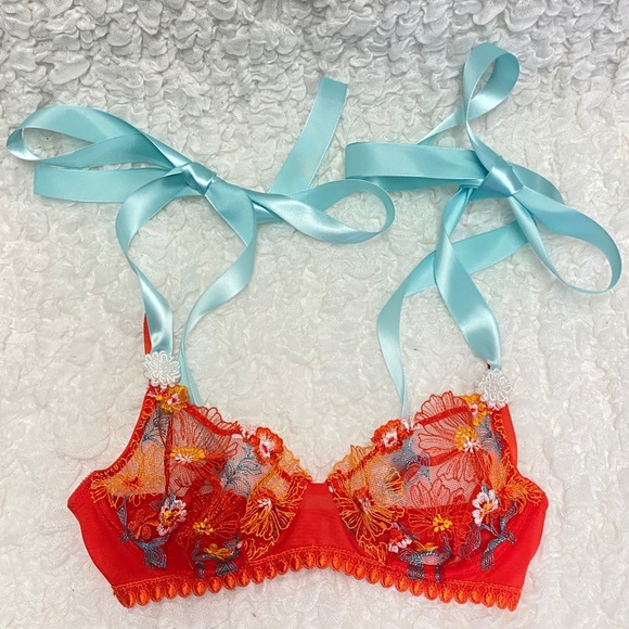 Handmade Replica Sororite Vintage Lace Bra 🌸 - Picture 1 of 4